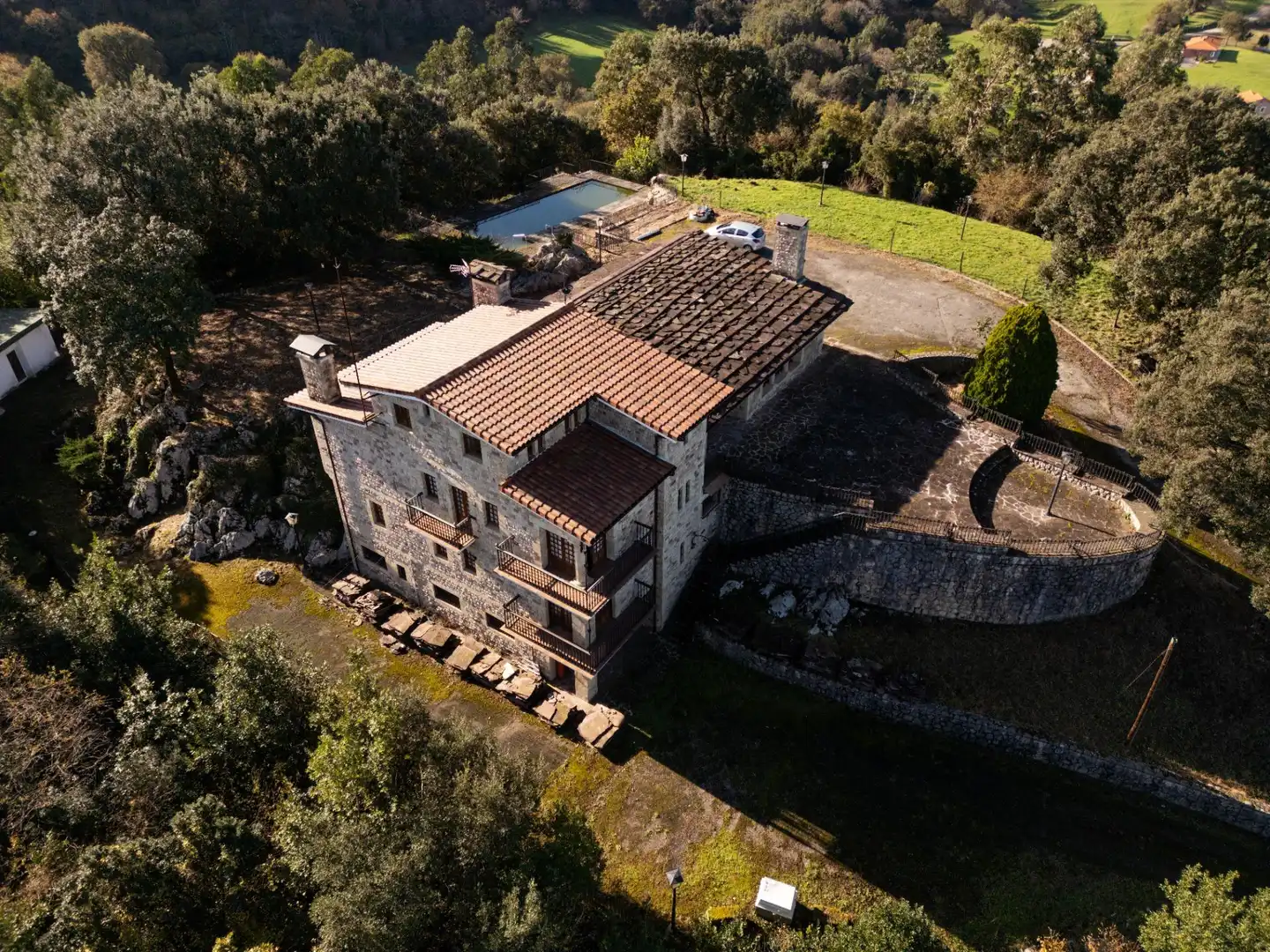 Vista exterior de Casa o xalet en venda en Villaescusa (Cantabria) amb Calefacció, Jardí privat i Terrassa