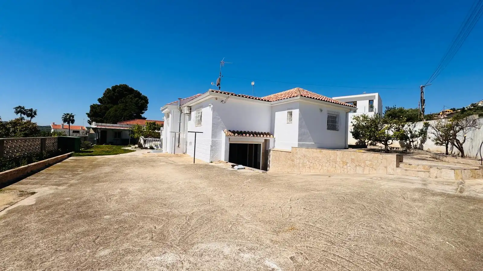 Vista exterior de Casa o xalet en venda en Vinaròs amb Aire condicionat, Calefacció i Jardí privat