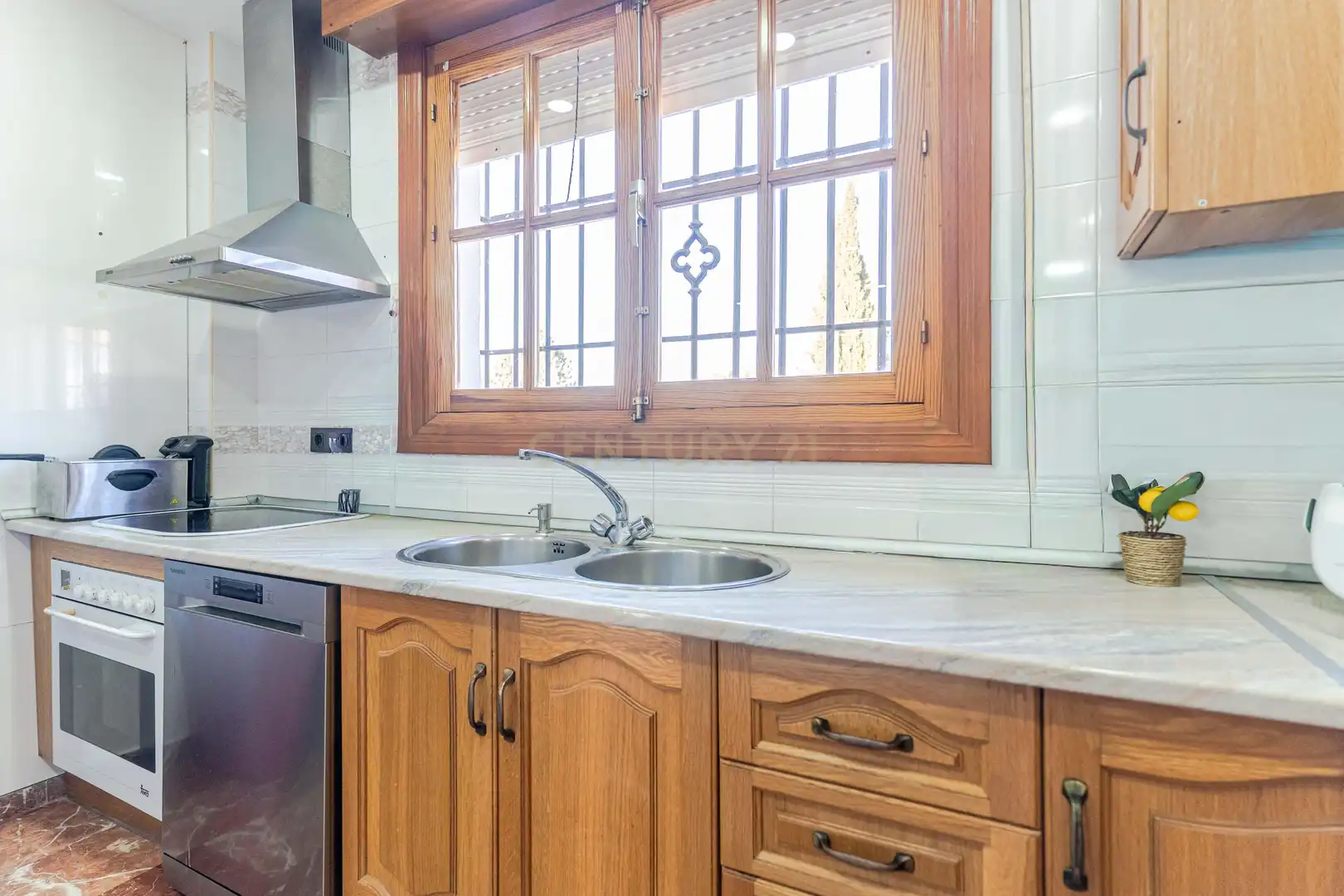 Cocina de Casa o chalet en venta en Villa de Otura con Aire acondicionado, Jardín privado y Piscina