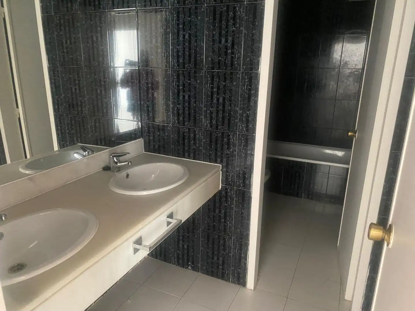 Bathroom of Flat for rent in Madrid  with Heating and Swimming Pool