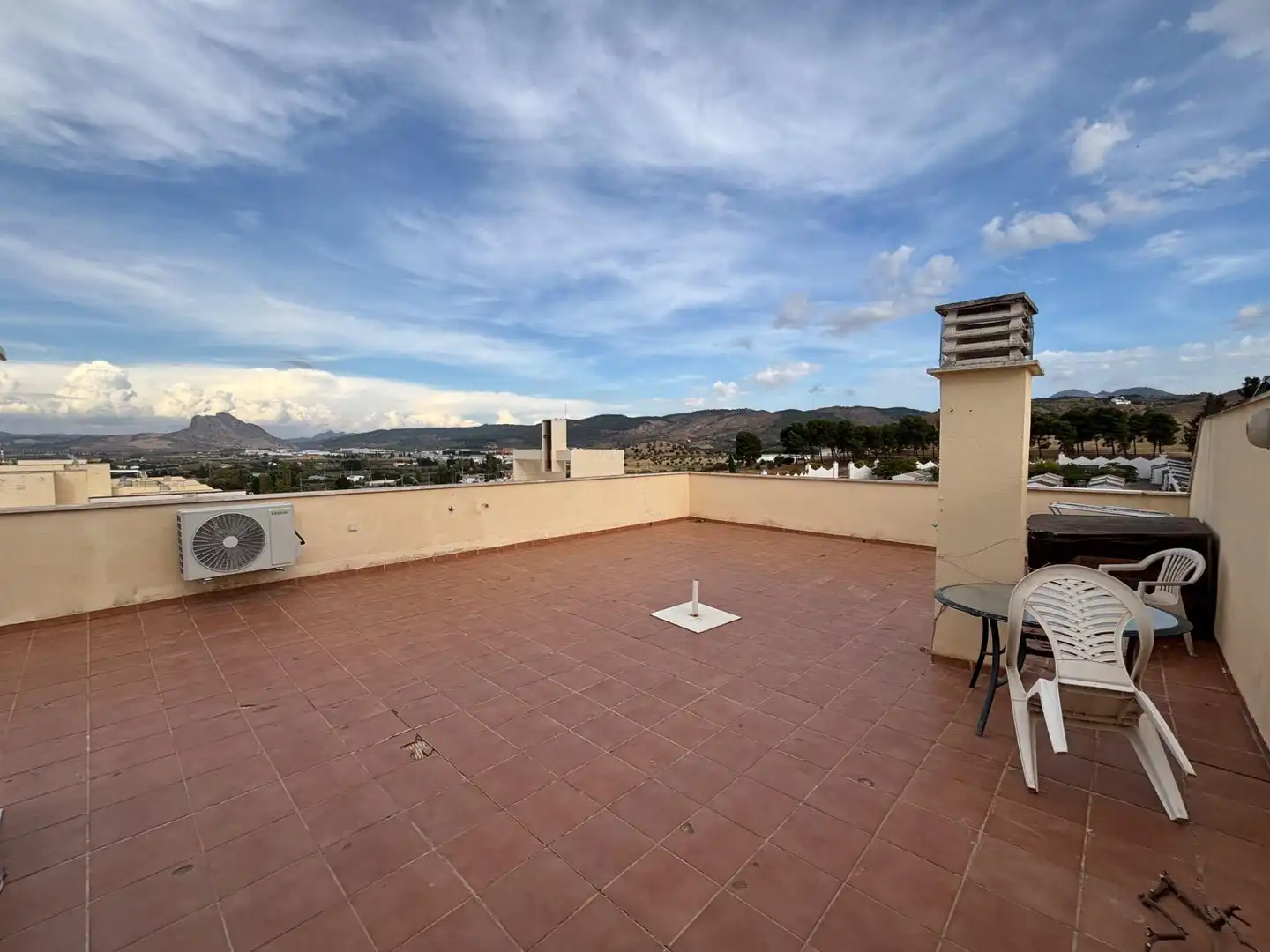 Flat with terrace for sale in Zona de la Vega, imagen 3