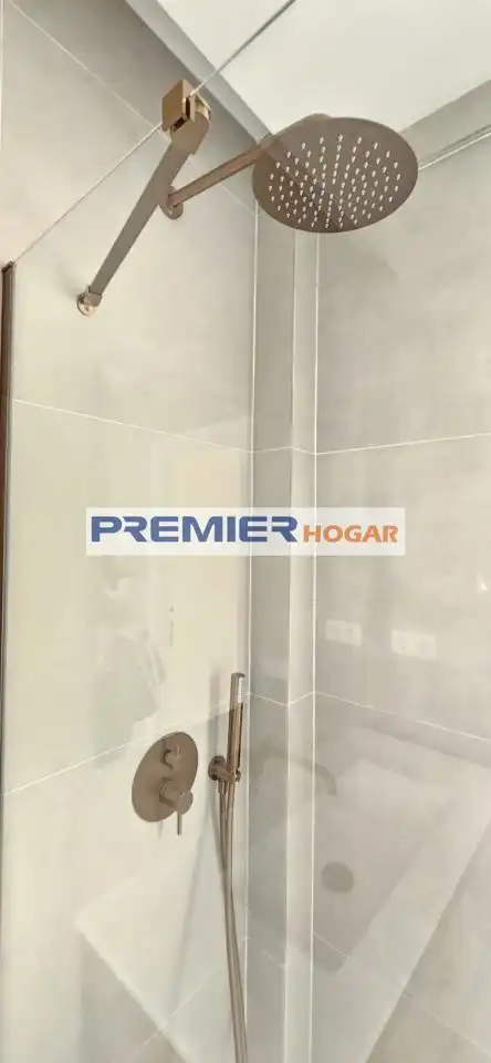 Bathroom of Flat for sale in Madrid  with Air Conditioner, Heating and Terrace