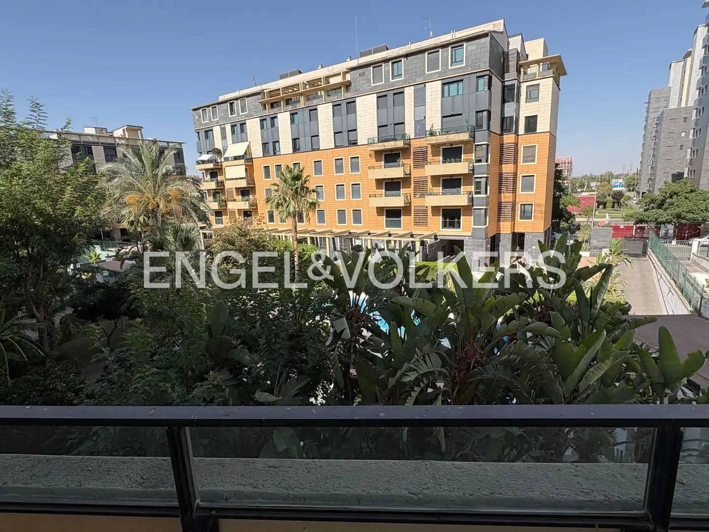Exterior view of Flat for rent in Sevilla  with Air Conditioner, Heating and Private garden