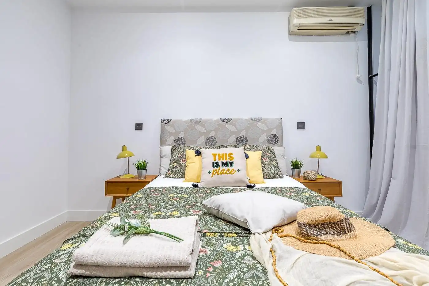 Dormitori de Apartament en venda en Madrid amb Aire condicionat, Calefacció i Moblat