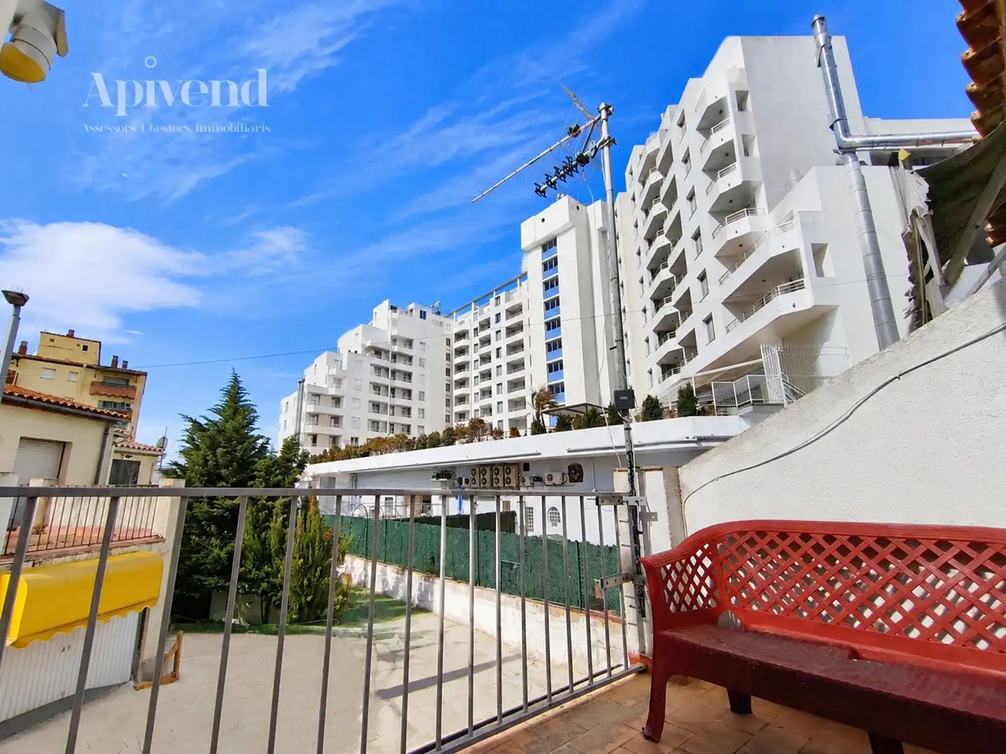 Vista exterior de Casa adosada en venta en Empuriabrava con Terraza