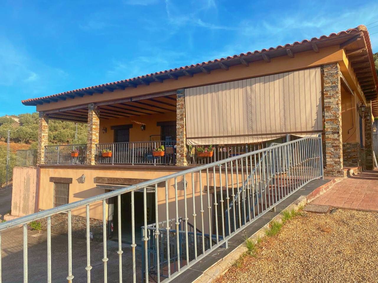 Exterior view of House or chalet for sale in Plasencia  with Air Conditioner, Private garden and Swimming Pool