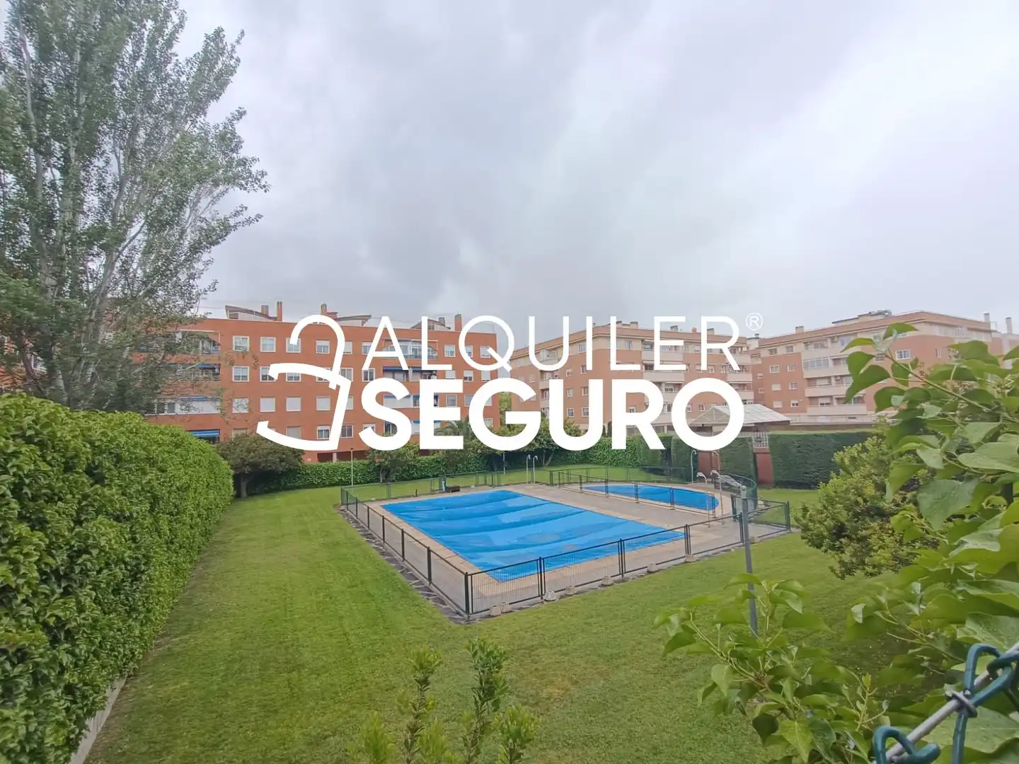 Schwimmbecken von Wohnung zur Miete in Valdemoro mit Klimaanlage, Heizung und Terrasse