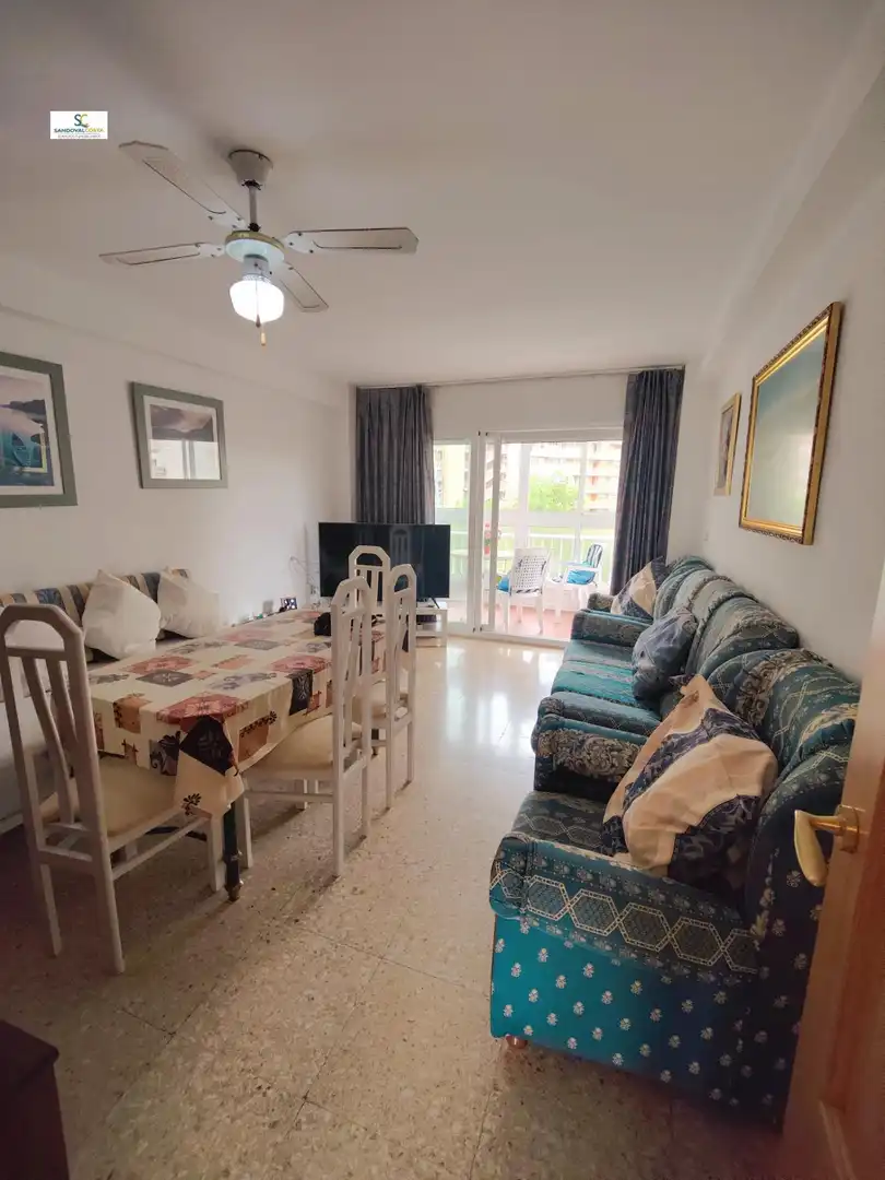 Sala de estar de Piso en venta en Alicante / Alacant con Terraza, Trastero y Piscina comunitaria