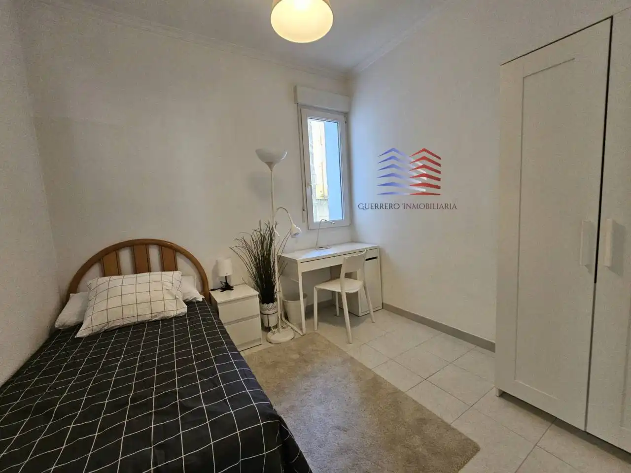 Habitación de Piso de alquiler en Ourense Capital  con Calefacción, Amueblado y Balcón
