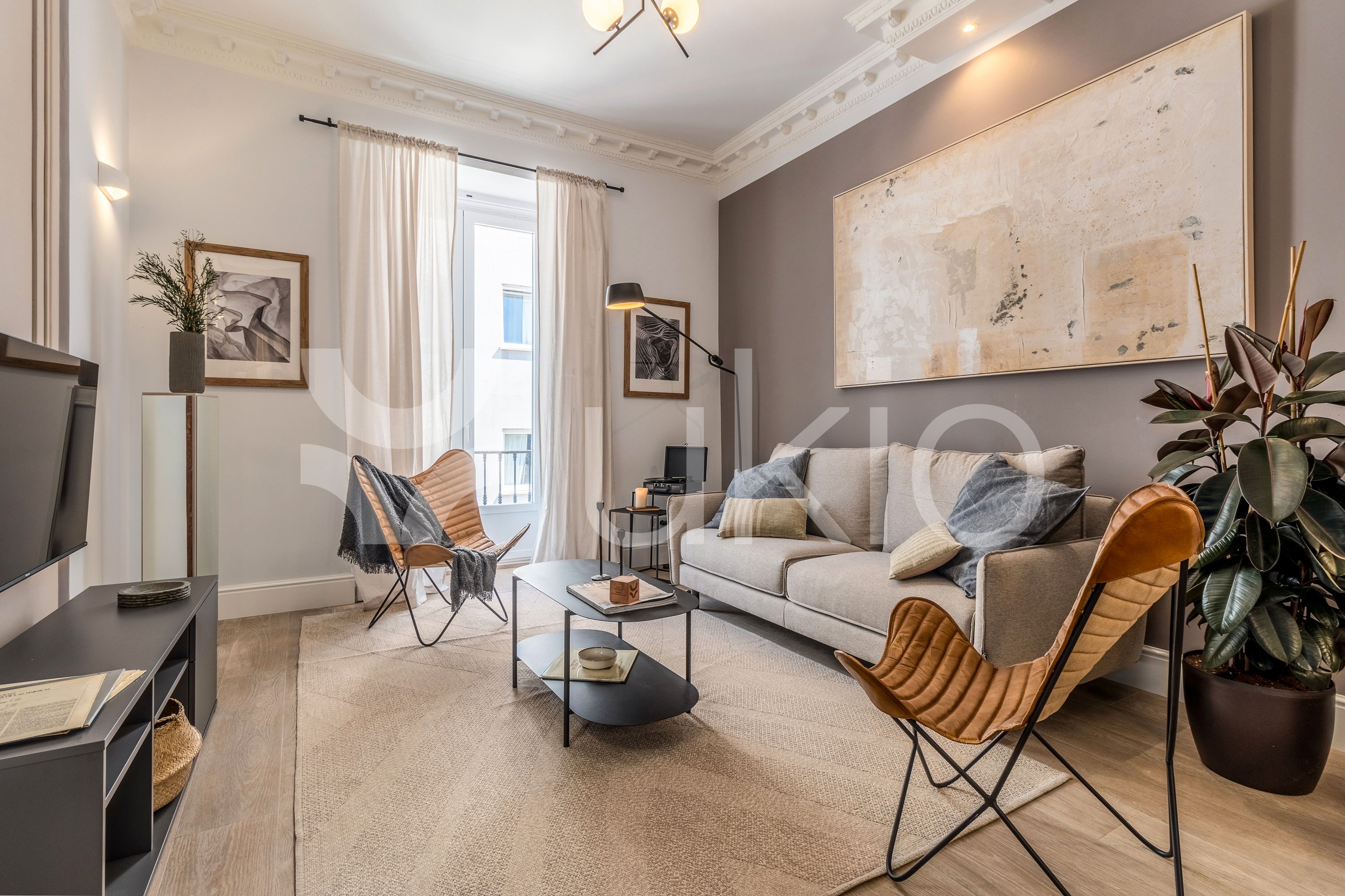 Sala d'estar de Apartament de lloguer en  Madrid Capital amb Aire condicionat, Moblat i Forn