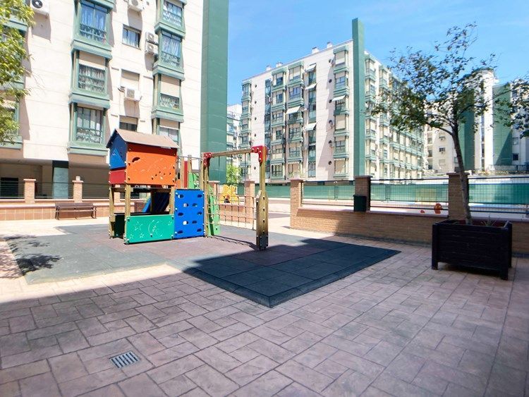 Exterior view of Flat to rent in  Madrid Capital  with Heating, Parquet flooring and Oven