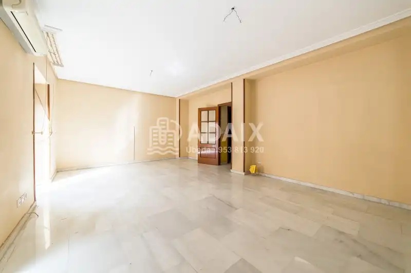 Casa o xalet en venda en Úbeda amb Aire condicionat, Traster i Balcó
