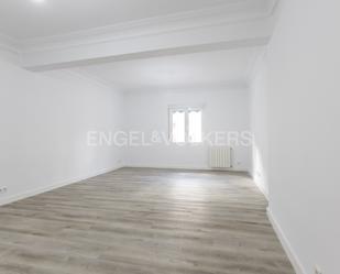 Sala d'estar de Apartament de lloguer en  Madrid Capital amb Aire condicionat i Calefacció