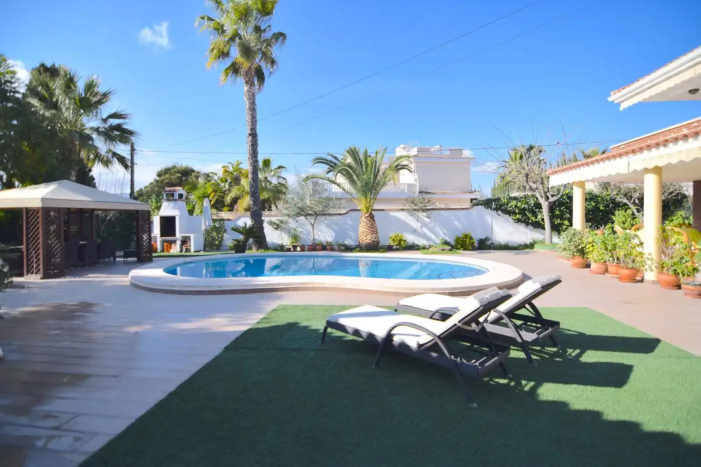 Piscina de Casa o xalet en venda en Benidorm amb Aire condicionat, Calefacció i Terrassa