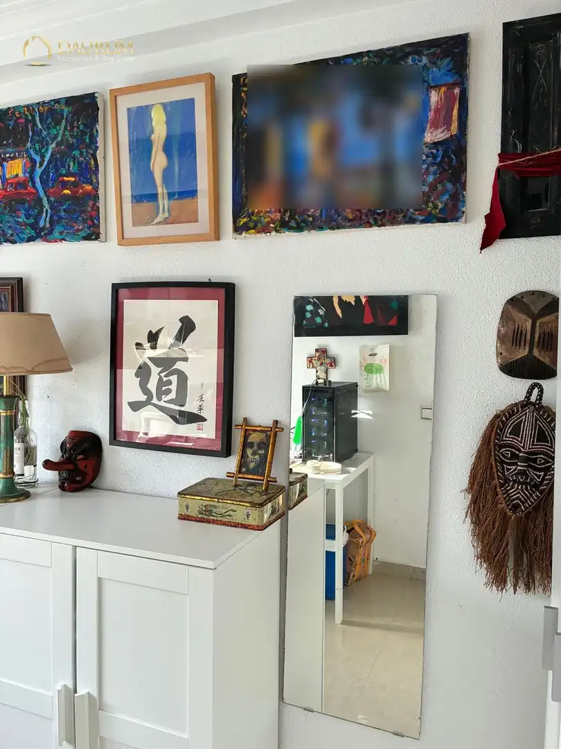 Exterior view of Flat for sale in Sevilla  with Air Conditioner and Furnished