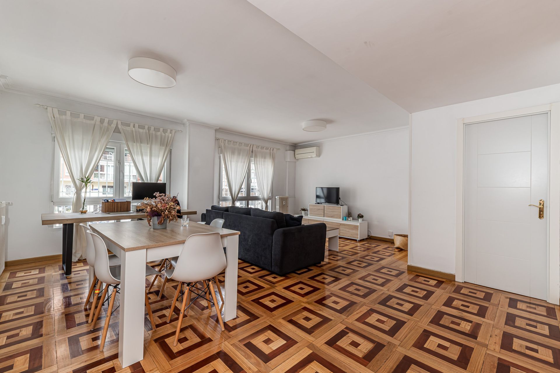 Living room of Flat for sale in  Madrid Capital  with Heating