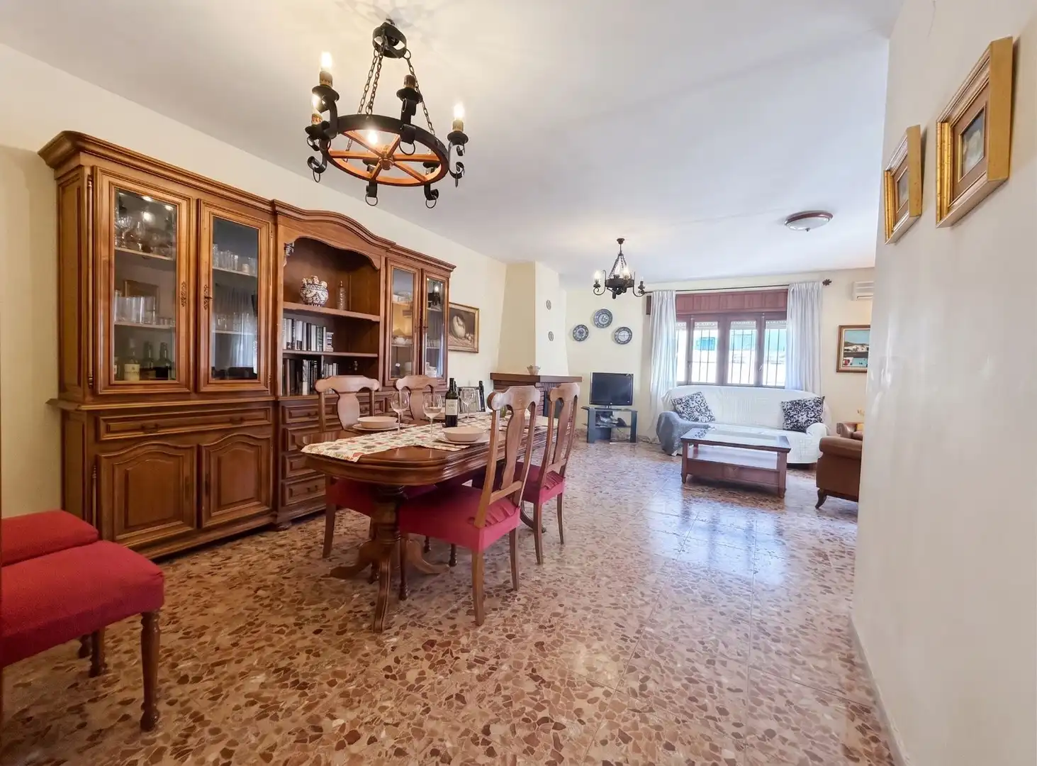 Sala de estar de Casa o chalet en venta en Almería con Aire acondicionado, Jardín privado y Terraza