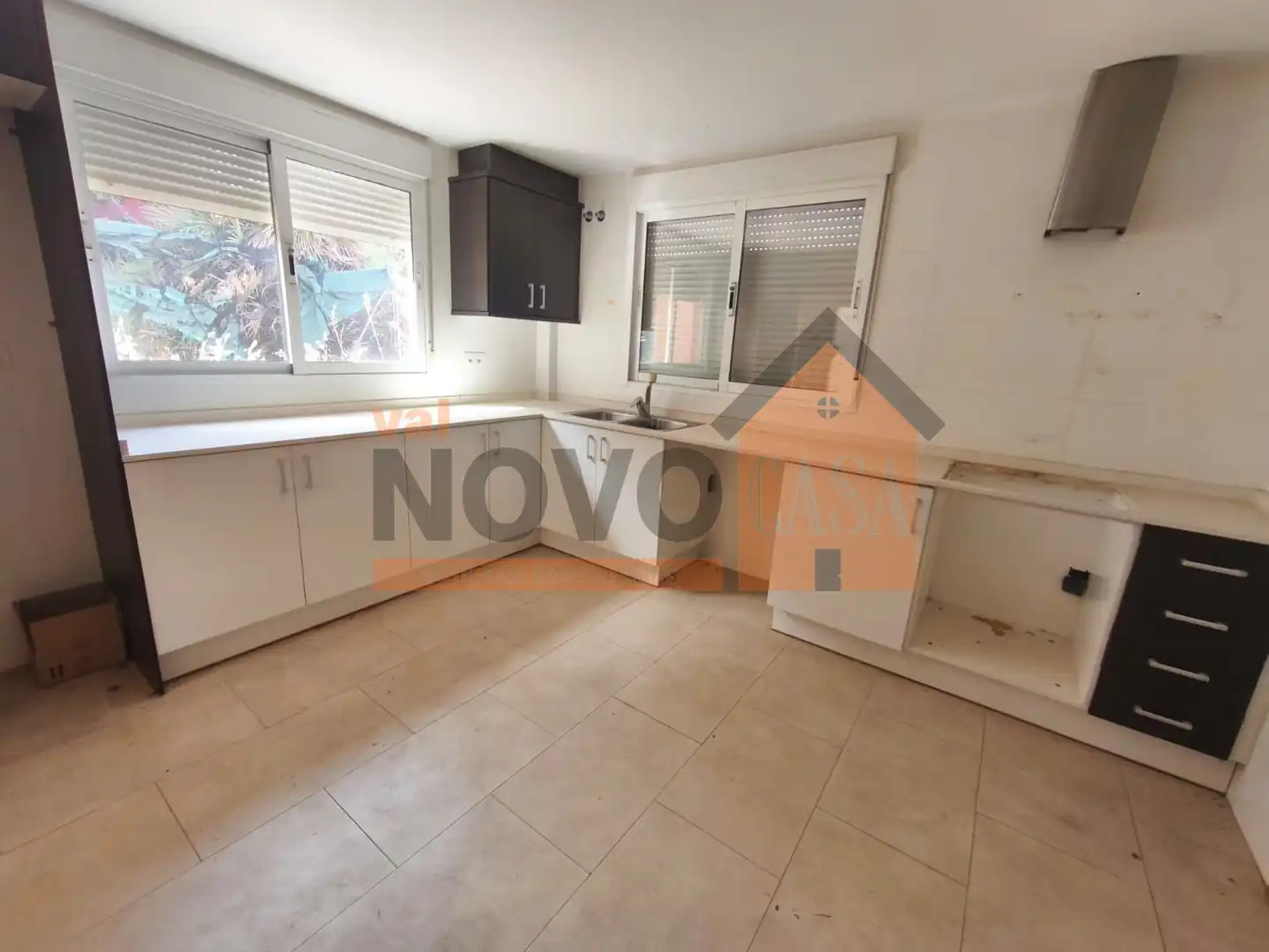 Kitchen of Houses for sale in Chiva  with Storage room and Swimming Pool