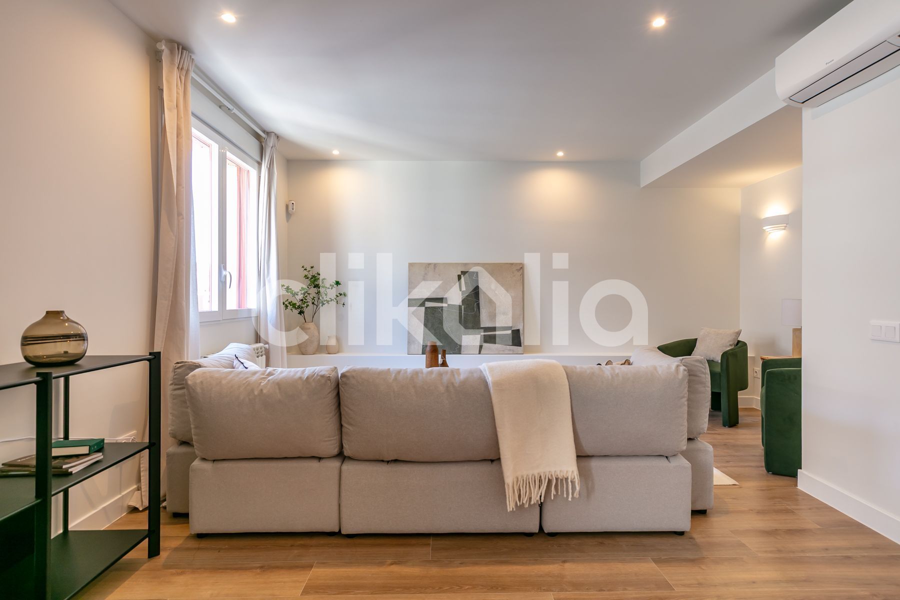 Living room of Flat for sale in  Madrid Capital  with Air Conditioner and Heating