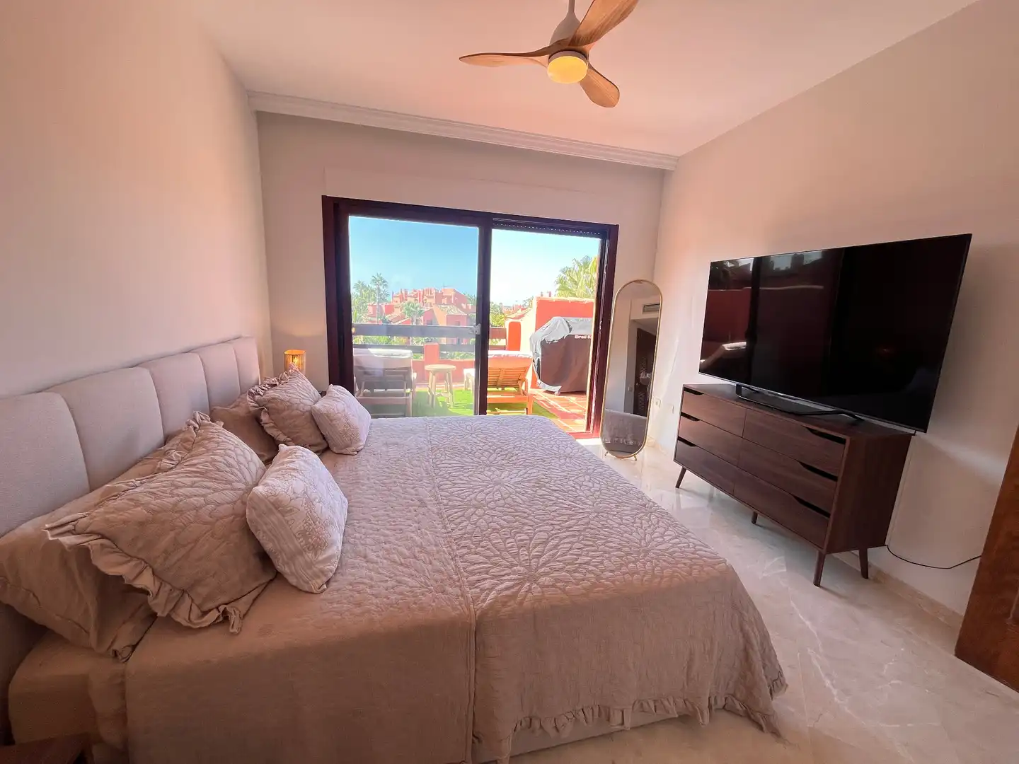 Bedroom of Attic for rent in Marbella  with Air Conditioner, Heating and Terrace