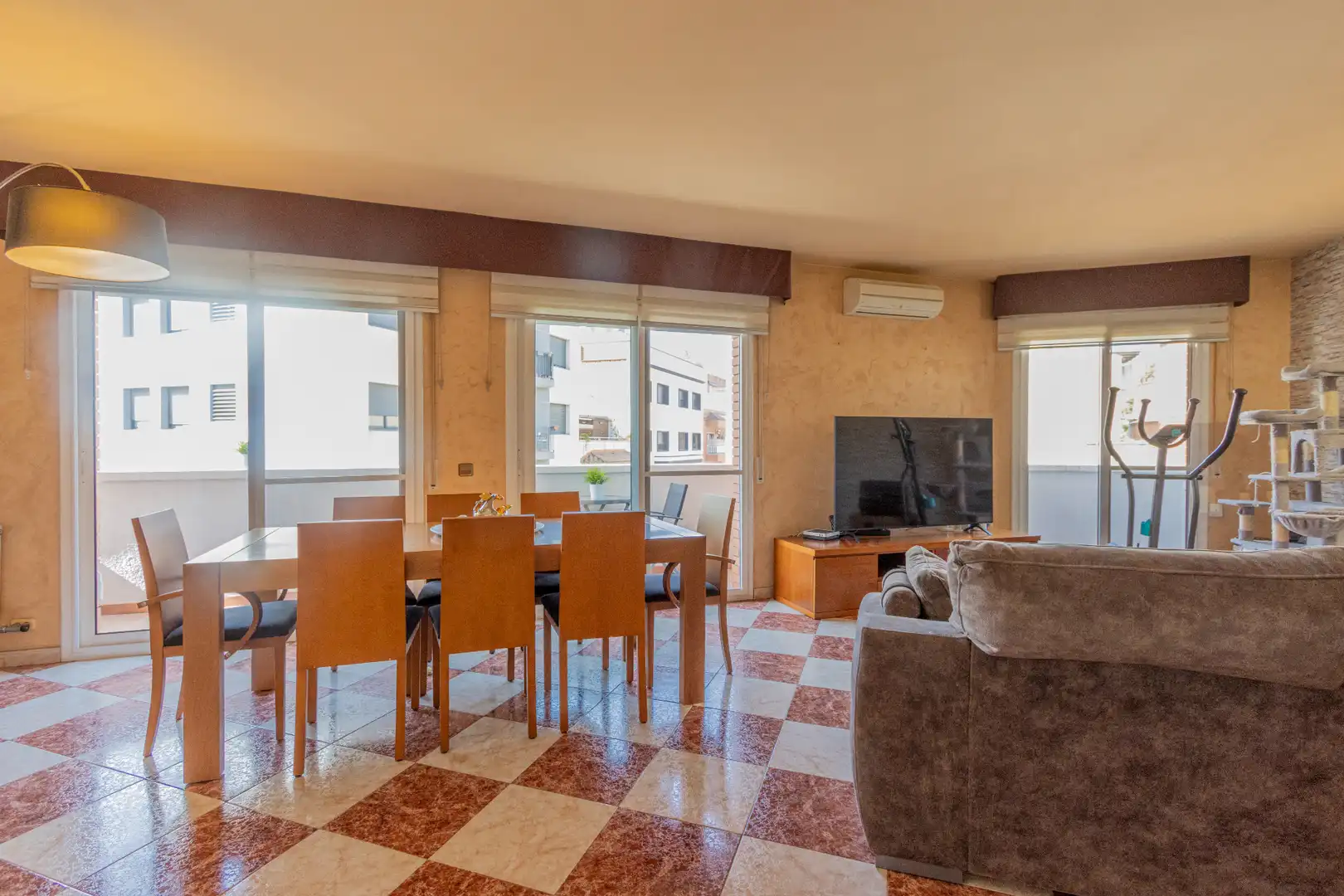 Living room of Flat for sale in Sant Boi de Llobregat  with Air Conditioner, Heating and Terrace