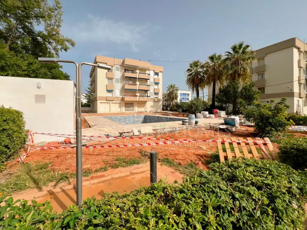Piscina de Estudio en venta en Dénia con Aire acondicionado, Jardín privado y Terraza