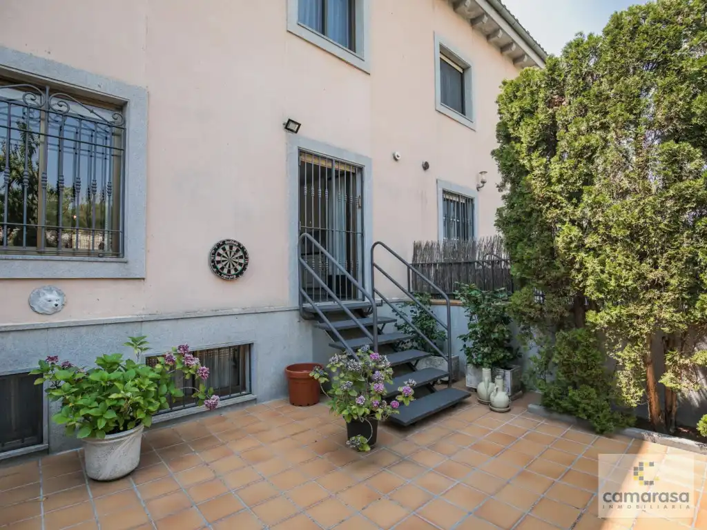 Jardín de Casa o chalet en venta en Ávila con Jardín privado, Piscina y Piscina comunitaria