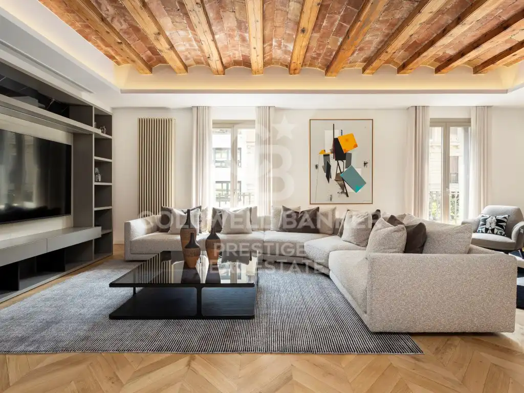 Apartament amb ascensor en venda a Calle Pau Claris
