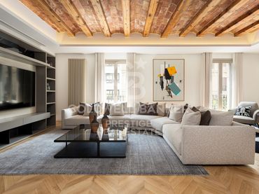 Appartement compact avec ascenseur à vendre à Calle Pau Claris
