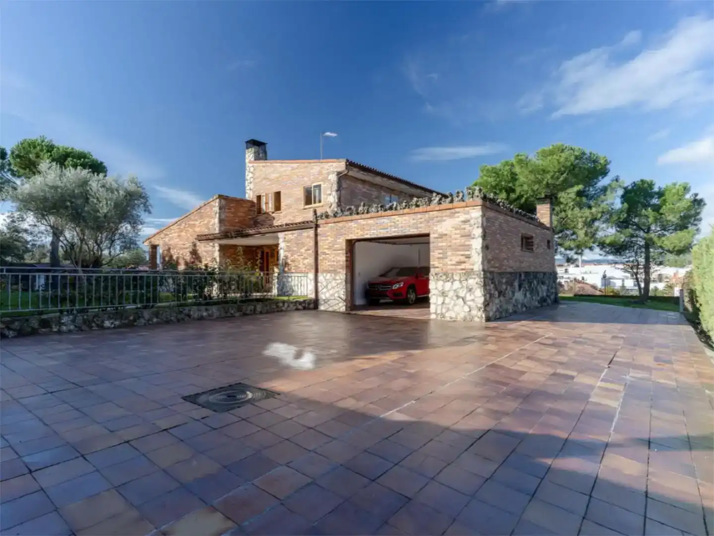 Vista exterior de Casa o chalet en venta en Tres Cantos con Piscina