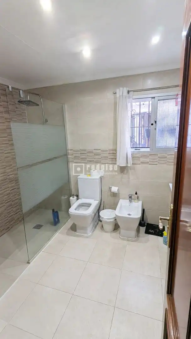 Badezimmer von Haus oder Chalet zum Verkauf in Málaga mit Klimaanlage, Heizung und Parkett