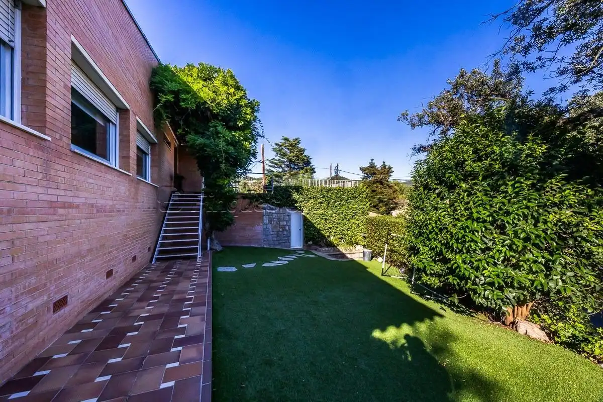 Jardí de Casa o xalet en venda en Castellar del Vallès amb Calefacció, Jardí privat i Terrassa