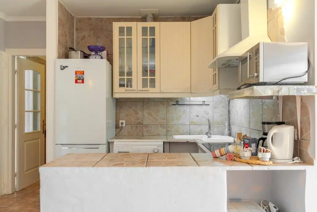 Küche von Wohnungen zum Verkauf in Arona mit Privatgarten, Terrasse und Möbliert