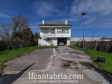 Casa con giardino in vendita a Avenida José María de Pereda