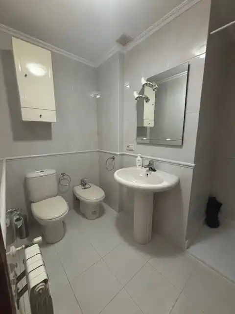Bathroom of Flat for rent in Ferrol  with Heating, Parquet flooring and Storage room