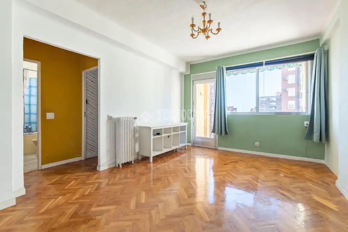 Habitación de Piso en venta en Madrid con Calefacción