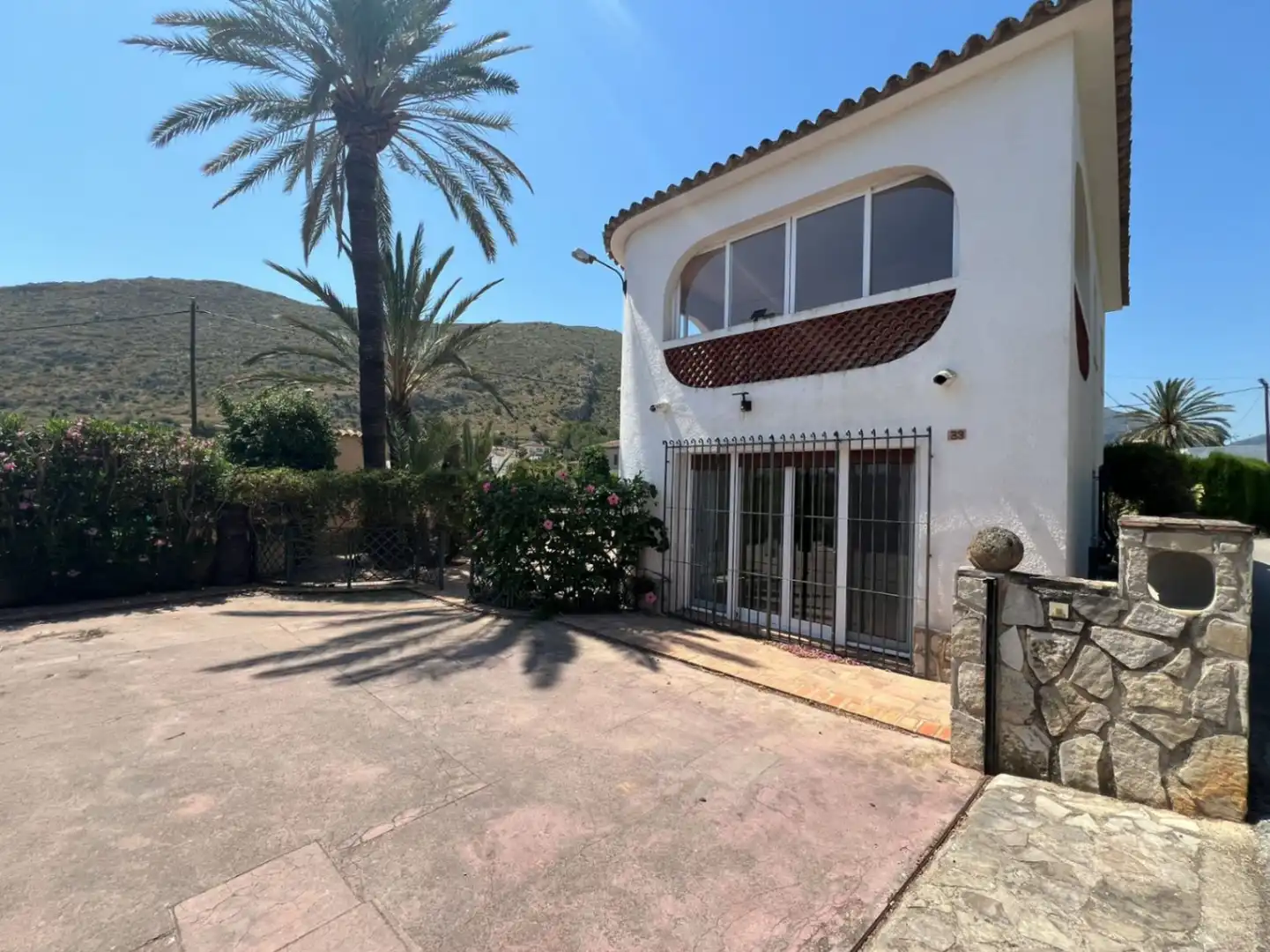 Vista exterior de Casa o xalet en venda en Pedreguer amb Jardí privat, Terrassa i Piscina