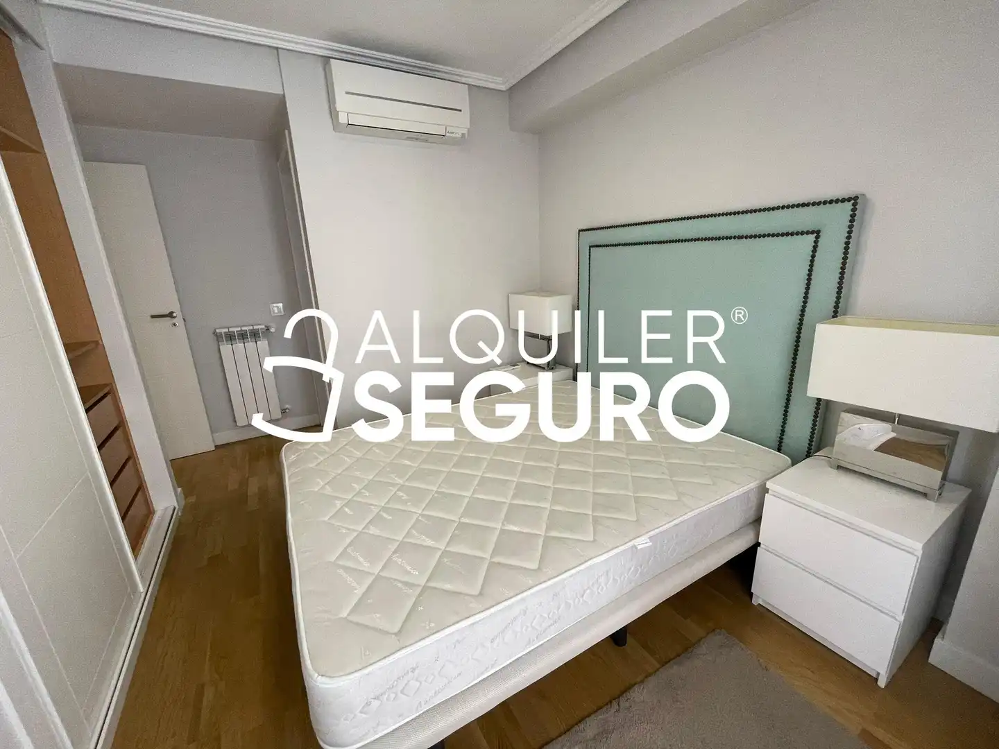 Dormitori de Pis de lloguer en Madrid amb Aire condicionat, Calefacció i Traster