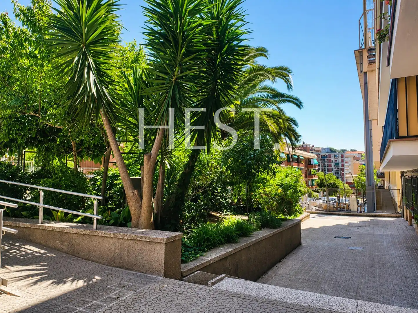 Vista exterior de Piso en venta en Barcelona con Aire acondicionado, Calefacción y Parquet