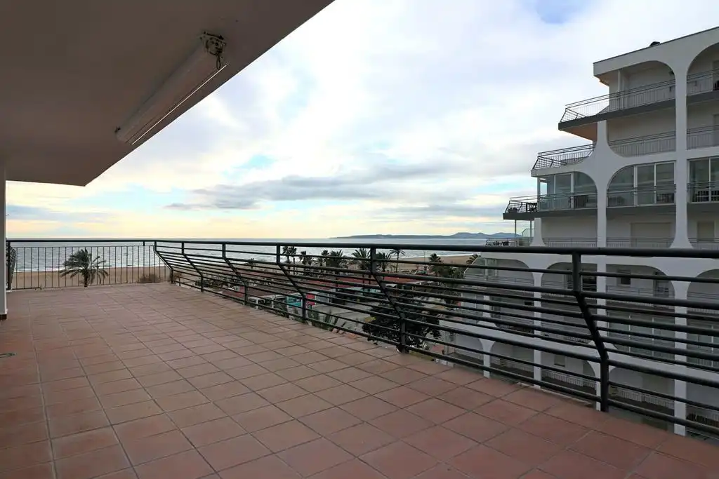 Terrace of Attic for sale in Empuriabrava  with Air Conditioner