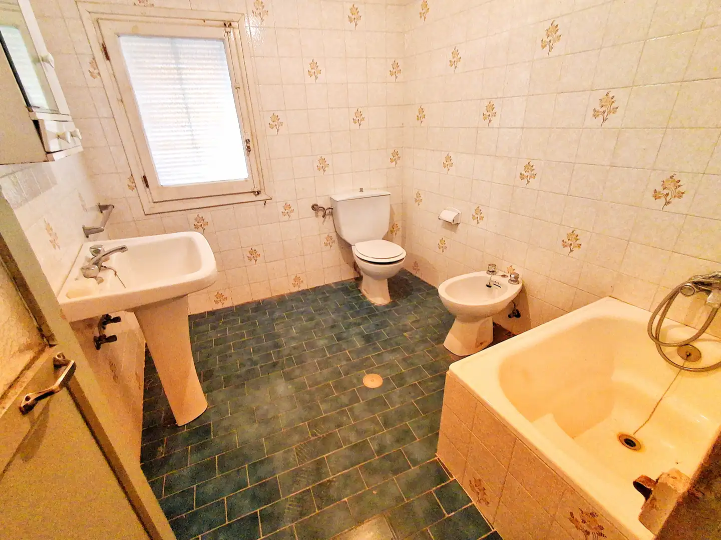 Bathroom of Detached homes for sale in La Vid y Barrios   with Private garden and Furnished