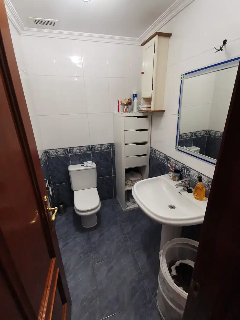 Bany de Casa o xalet en venda en Castro-Urdiales amb Calefacció, Jardí privat i Terrassa