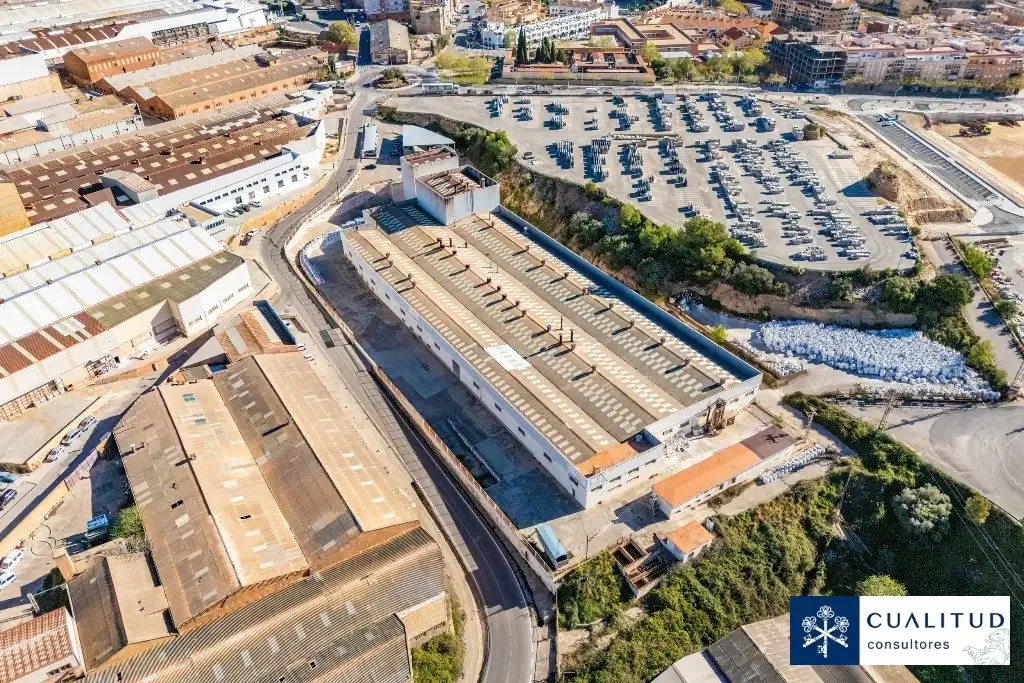 Außenansicht von Fabrikhallen zur Miete in L'Alcora