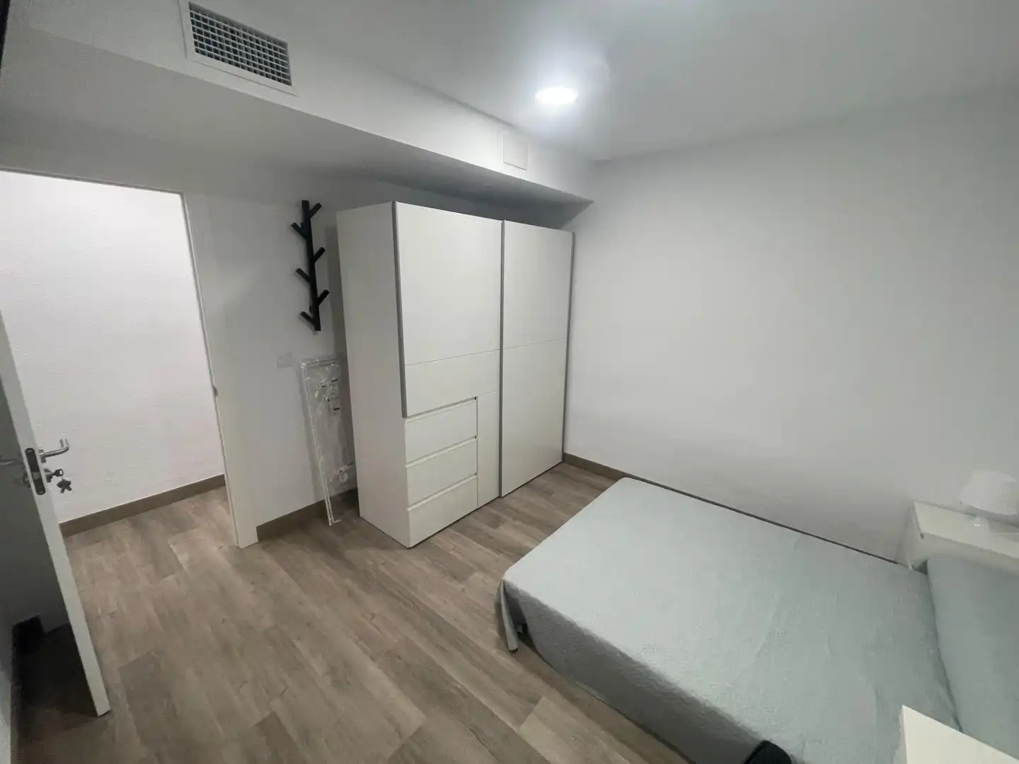 Bedroom of Flat for share in Cartagena  with Air Conditioner, Heating and Furnished