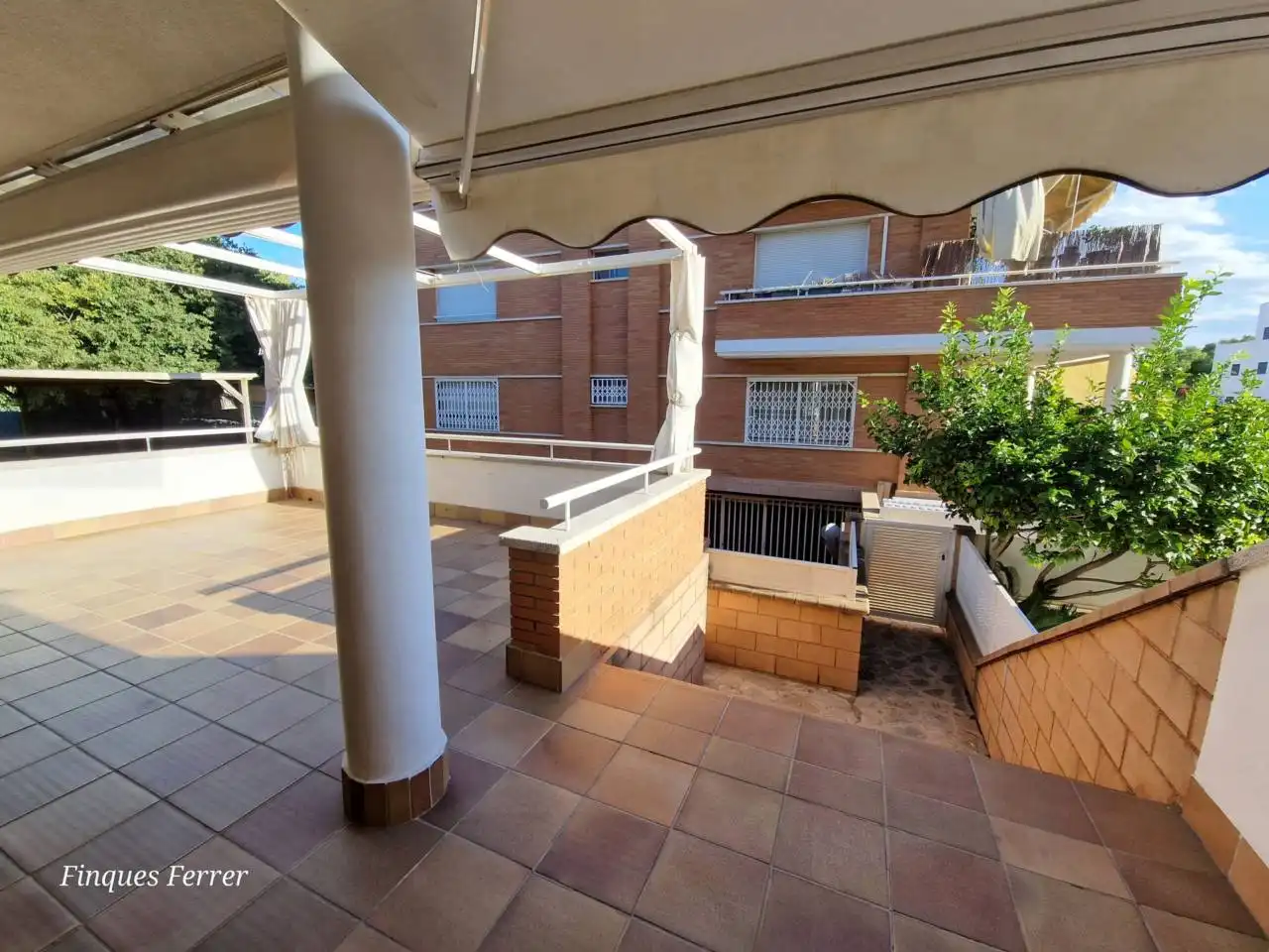 Terraza de Piso de alquiler en Cubelles con Aire acondicionado, Calefacción y Jardín privado