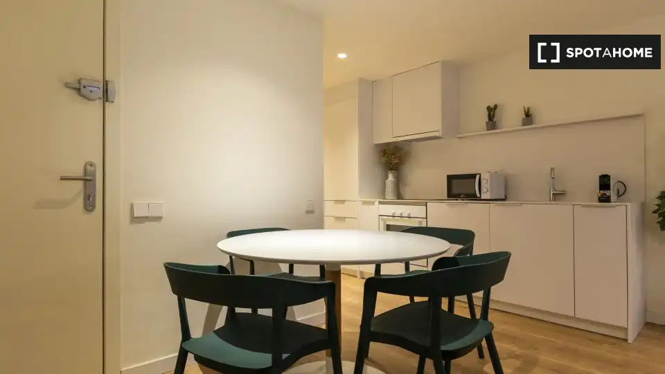 Habitació a Sant Pere, Sta. Caterina i la Ribera