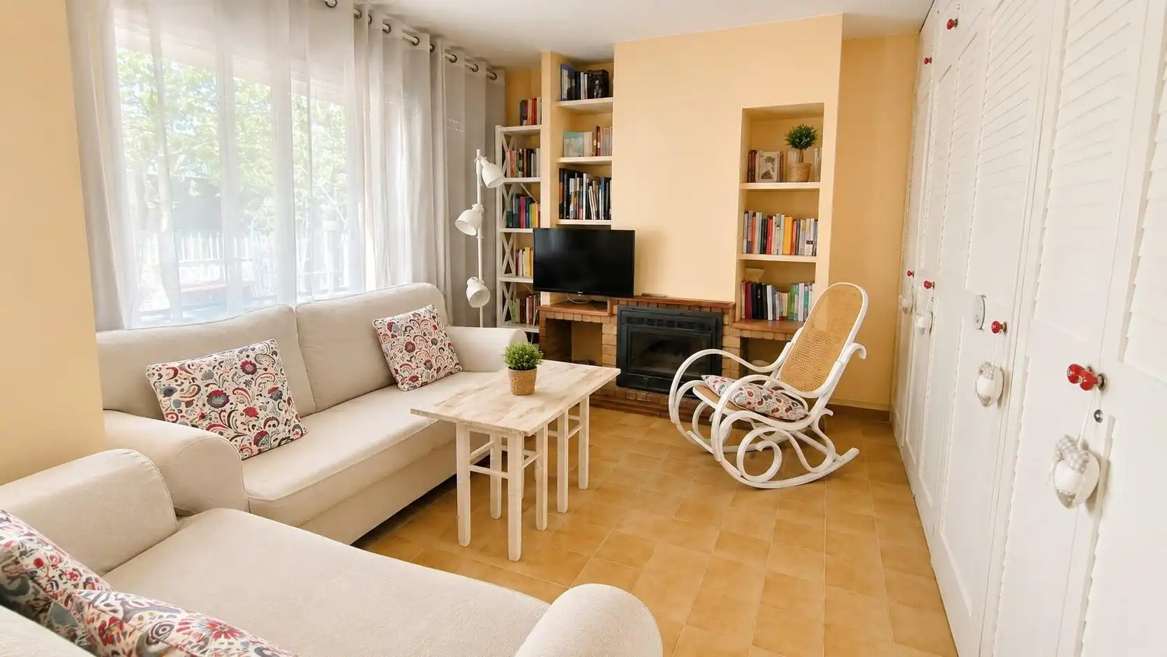 Wohnzimmer von Maisonette zur Miete in Castell d'Aro, Platja d'Aro i s'Agaró mit Klimaanlage, Heizung und Terrasse