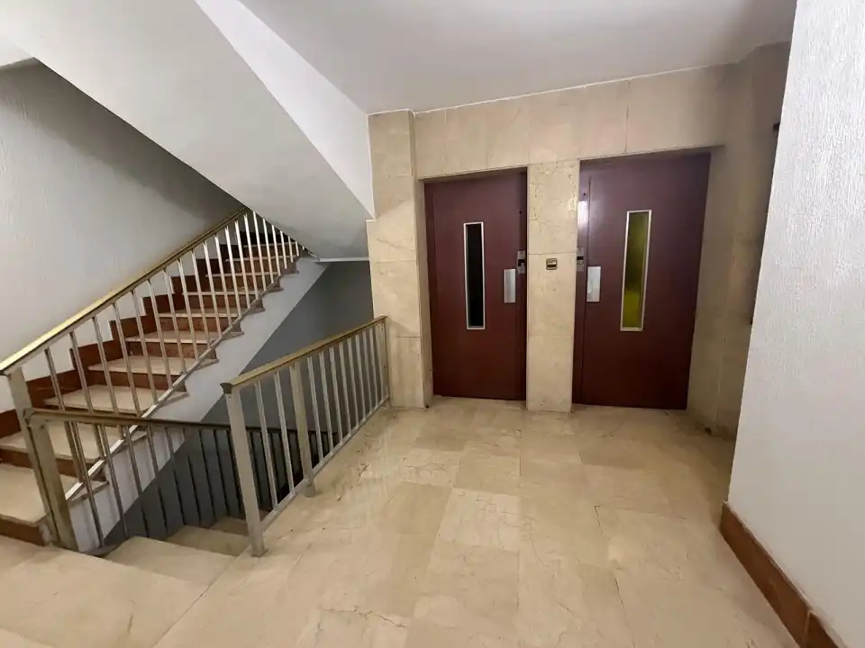 Office for rent in Cartagena  with Air Conditioner and Heating
