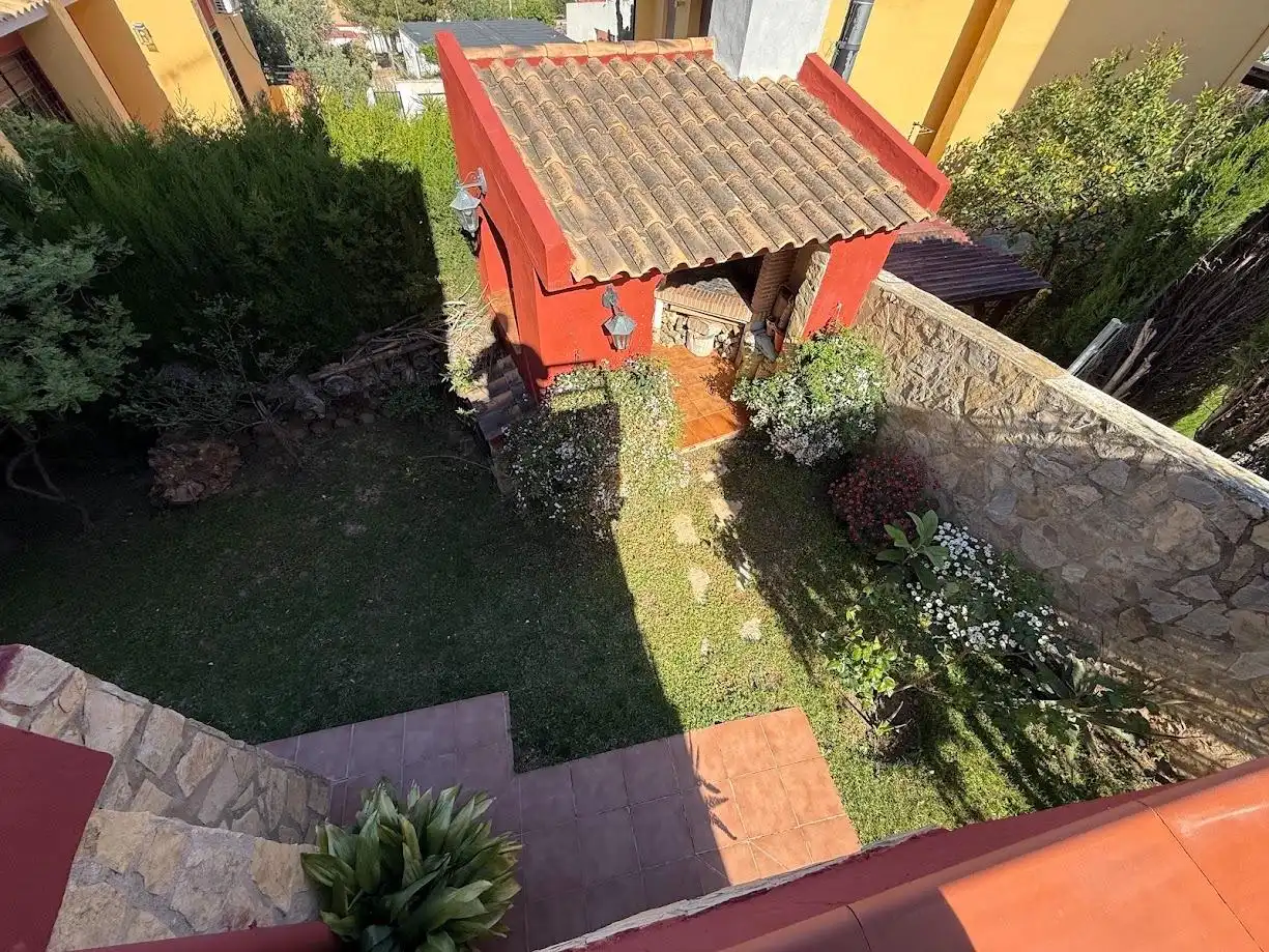 Jardí de Casa o xalet en venda en Chiva amb Aire condicionat, Calefacció i Jardí privat