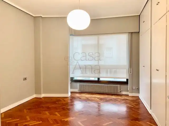 Bedroom of Flat for rent in Bilbao   with Heating